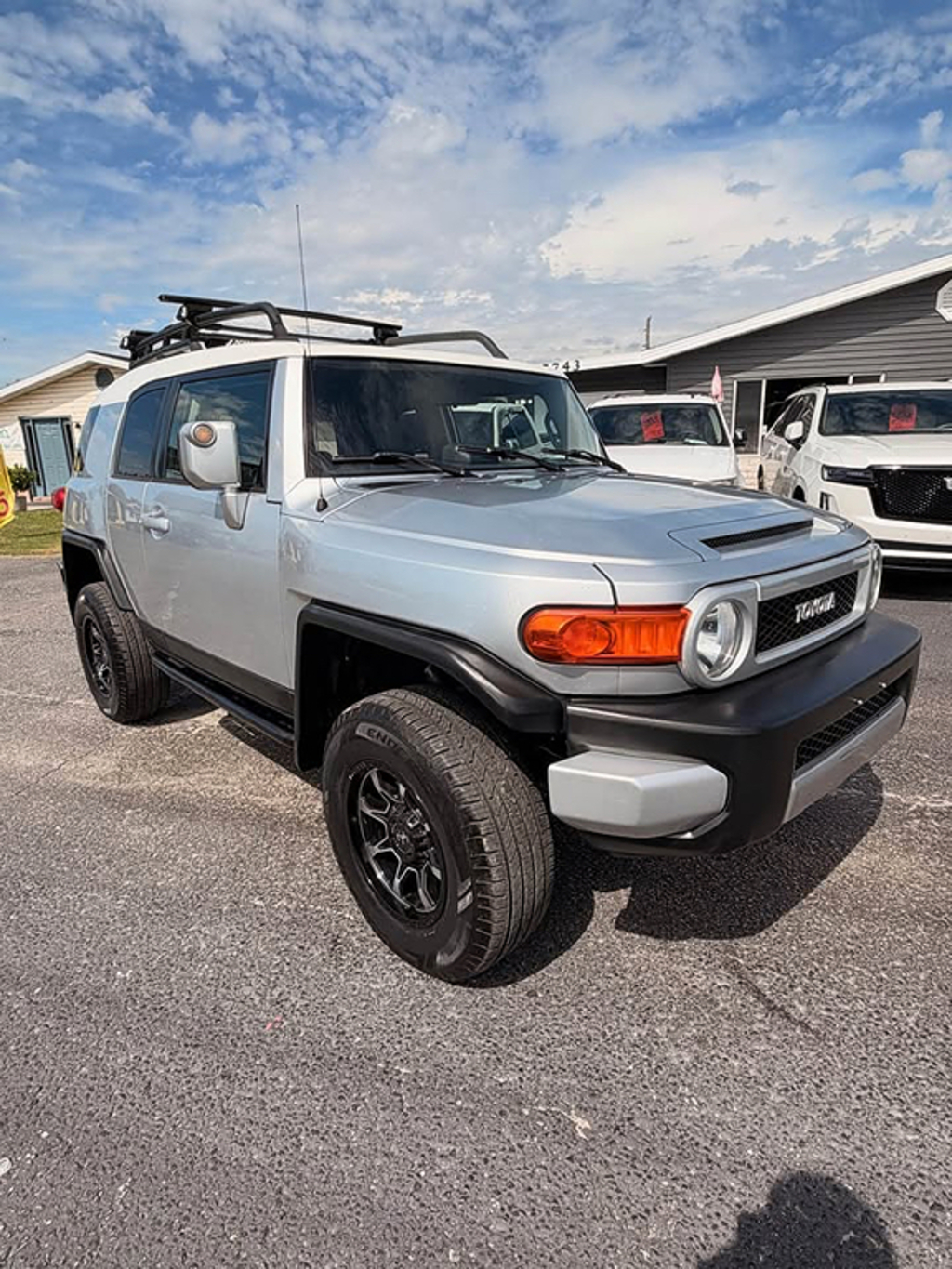 Additional photo of vehicle.