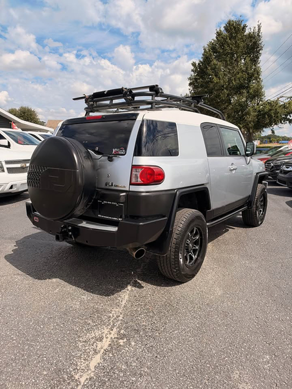 Additional photo of vehicle.