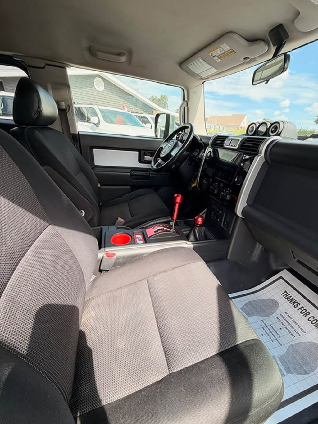 Additional photo of vehicle.