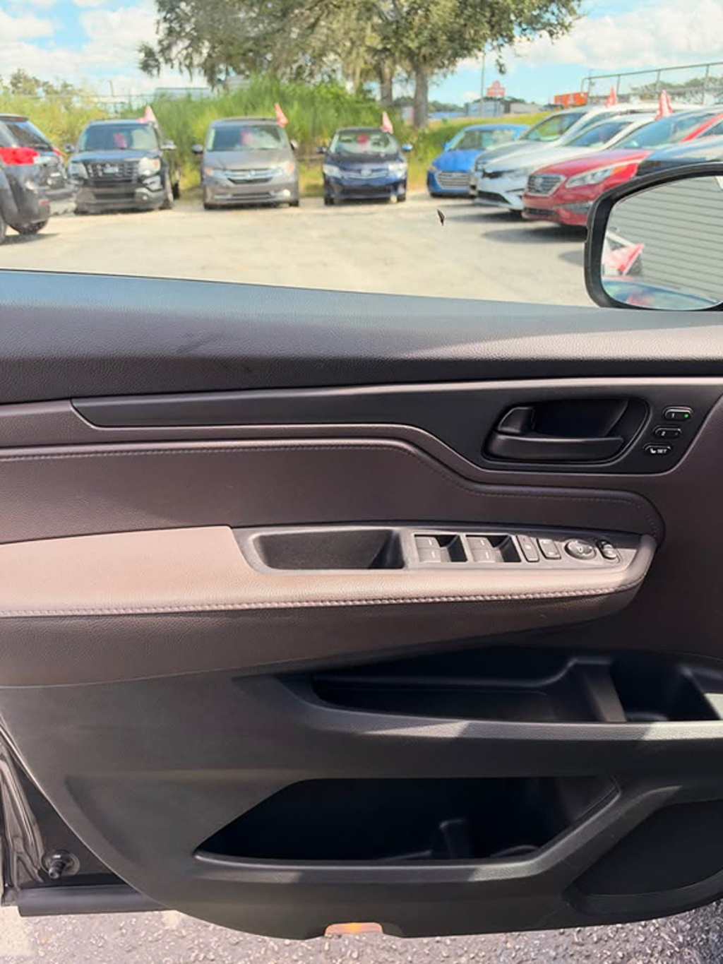 Additional photo of vehicle.
