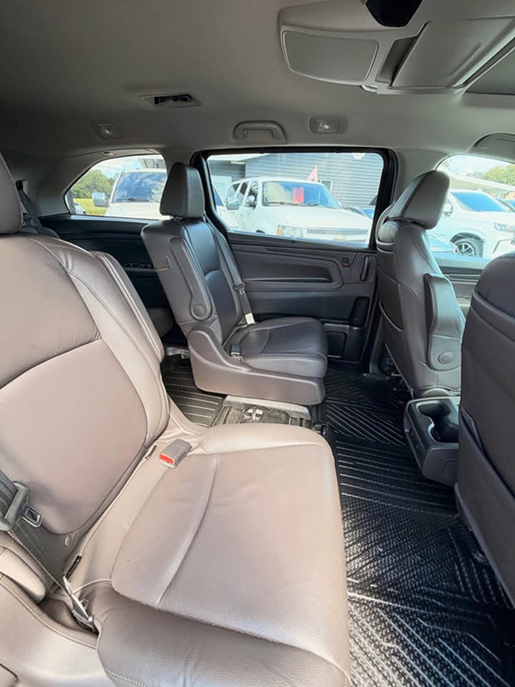 Additional photo of vehicle.