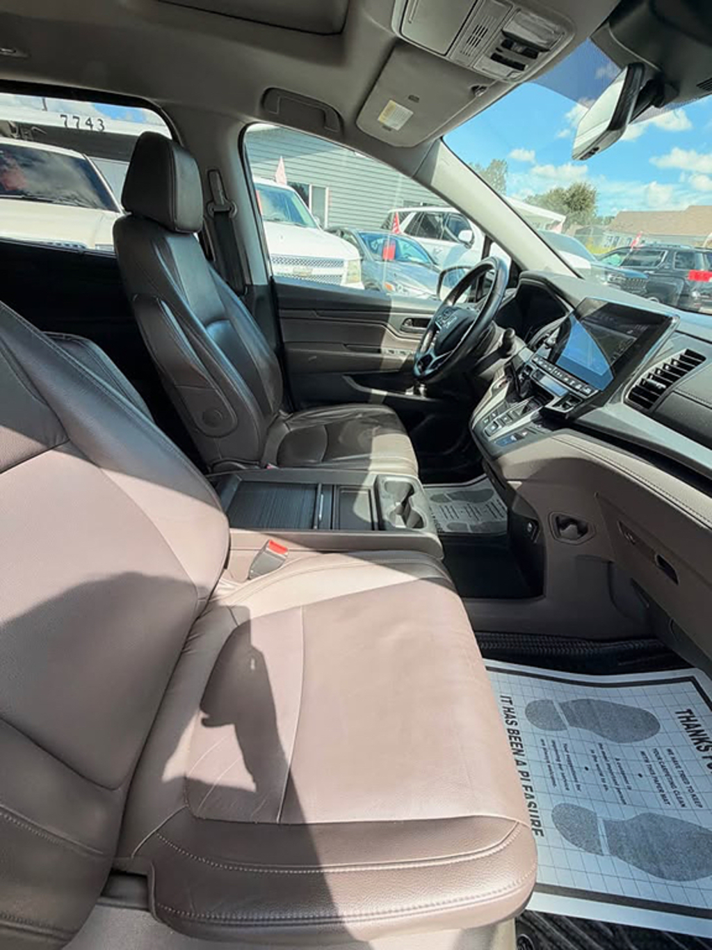 Additional photo of vehicle.