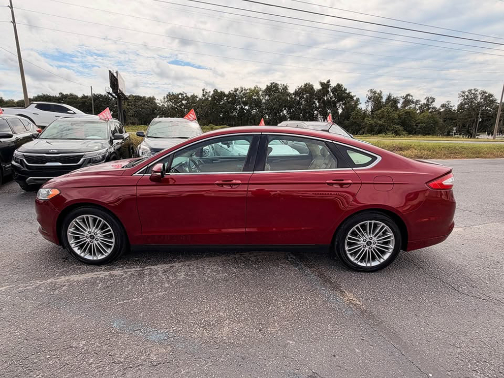 Additional photo of vehicle.