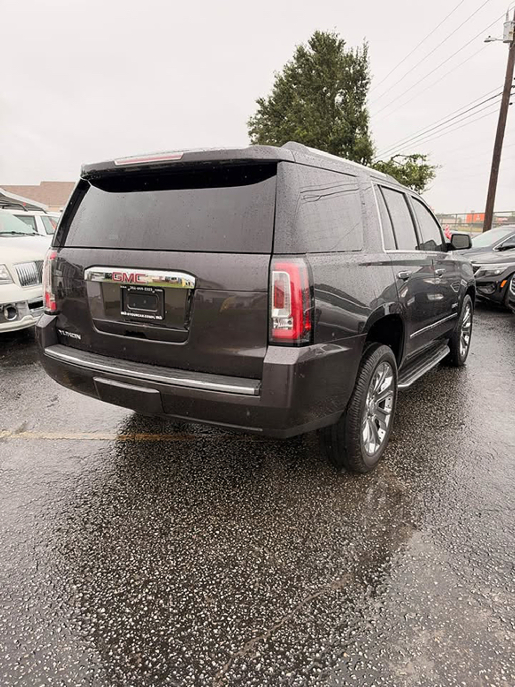Additional photo of vehicle.