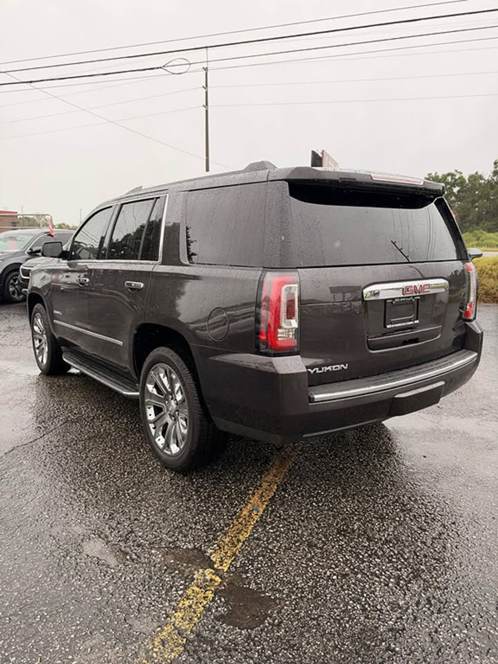 Additional photo of vehicle.