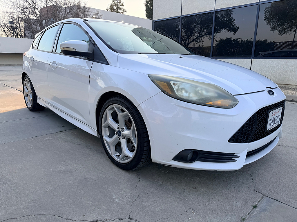 2014 Ford Focus 5 Door Hatch ST's photo