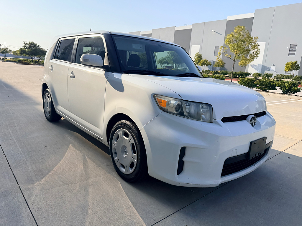 2012 Scion xB's photo