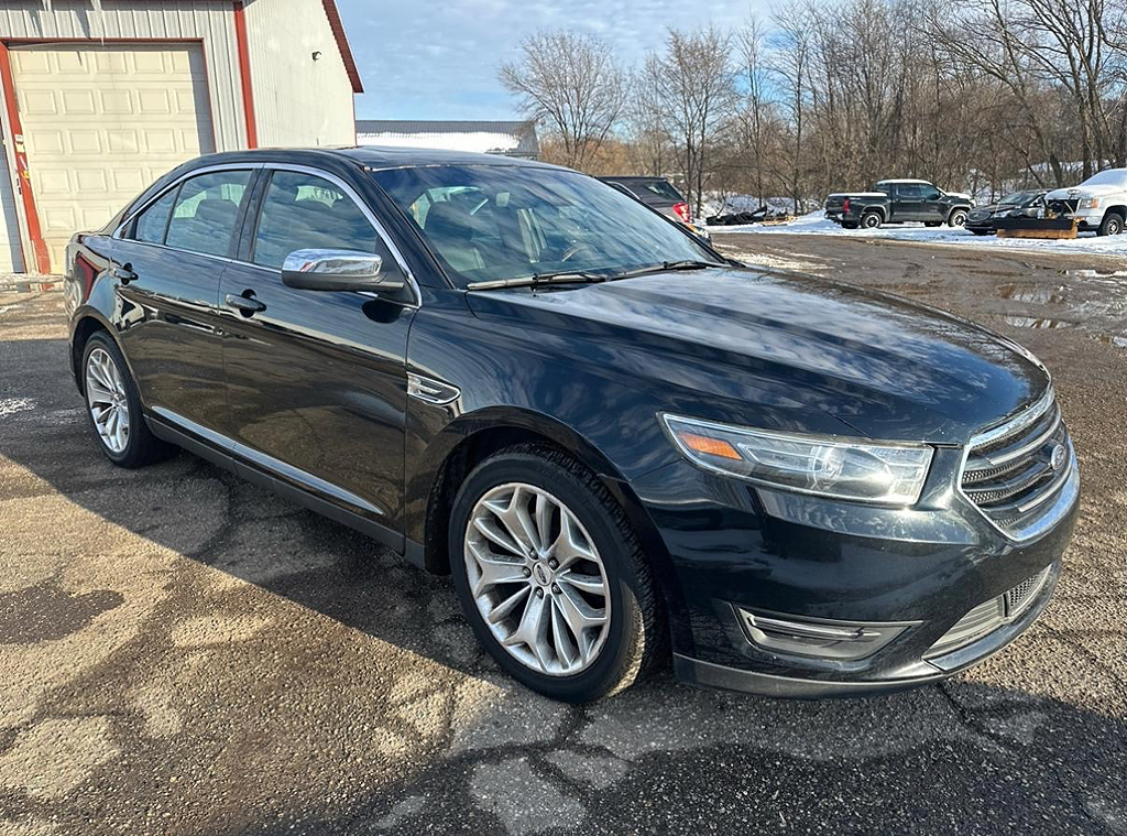 2017 Ford Taurus Limited FWD's photo