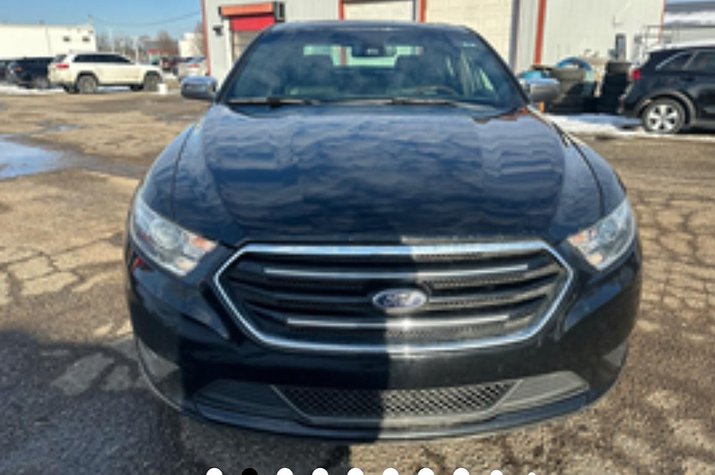 Additional photo of vehicle.