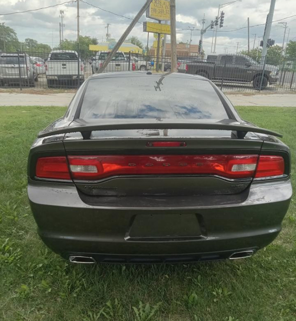 Additional photo of vehicle.