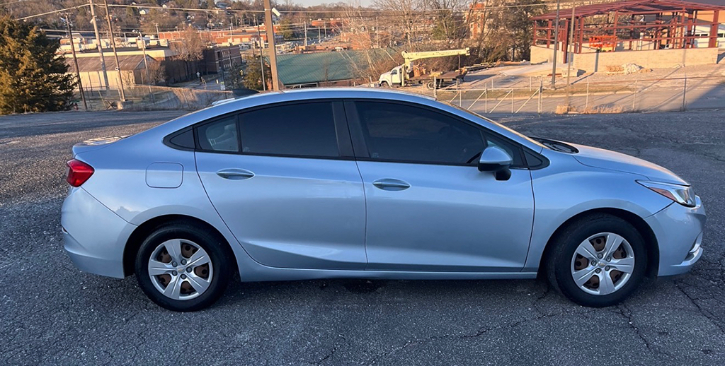 Additional photo of vehicle.