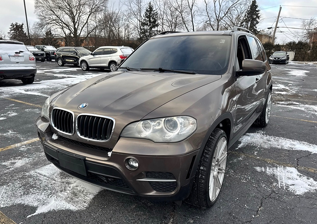 Additional photo of vehicle.