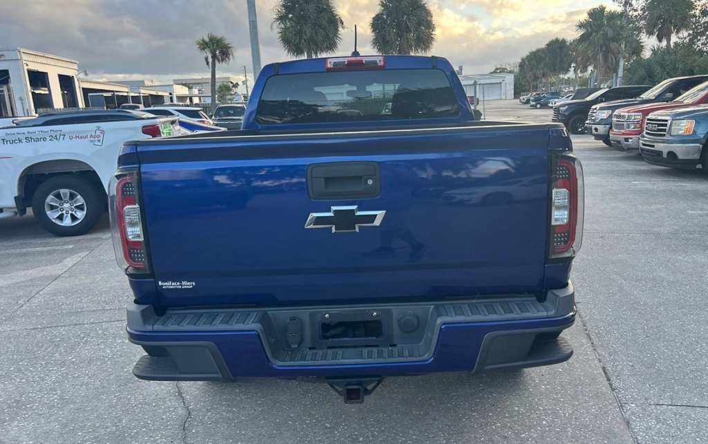 Additional photo of vehicle.