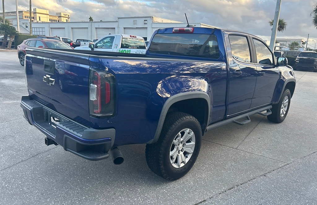 Additional photo of vehicle.