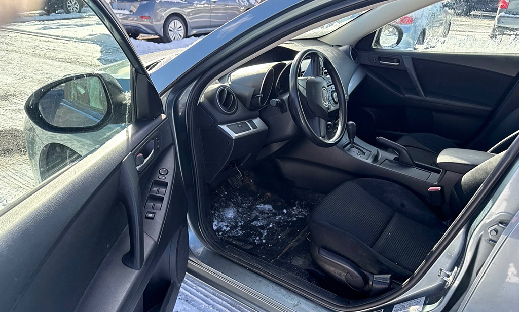 Additional photo of vehicle.
