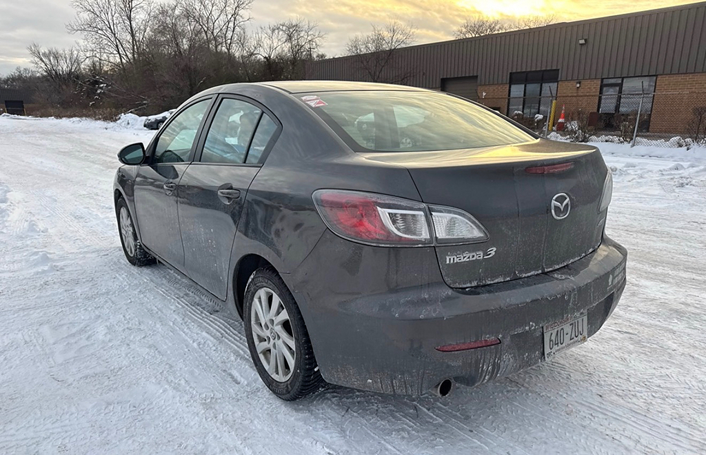 Additional photo of vehicle.