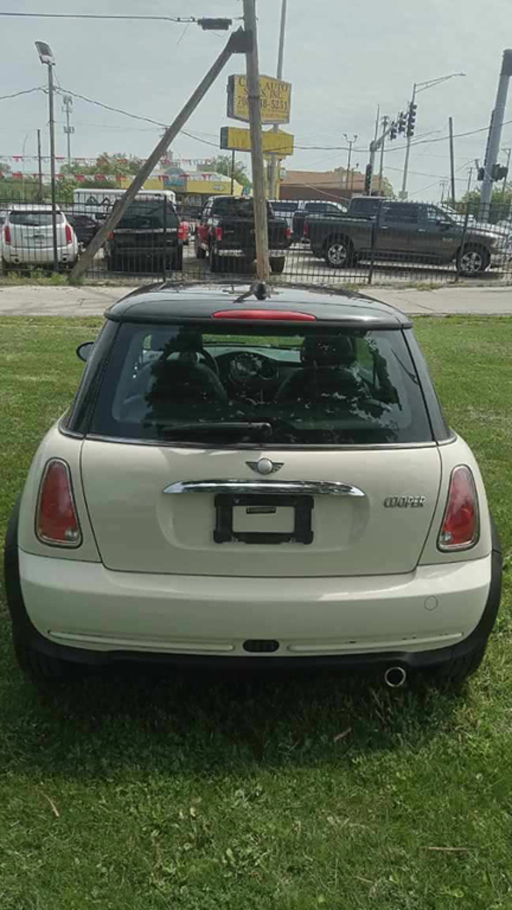 Additional photo of vehicle.