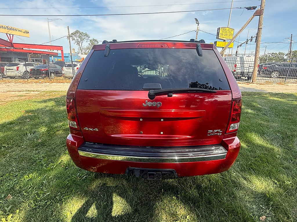 Additional photo of vehicle.