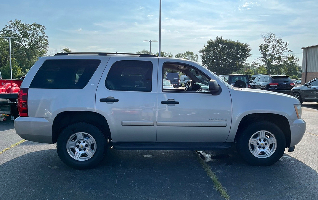Additional photo of vehicle.