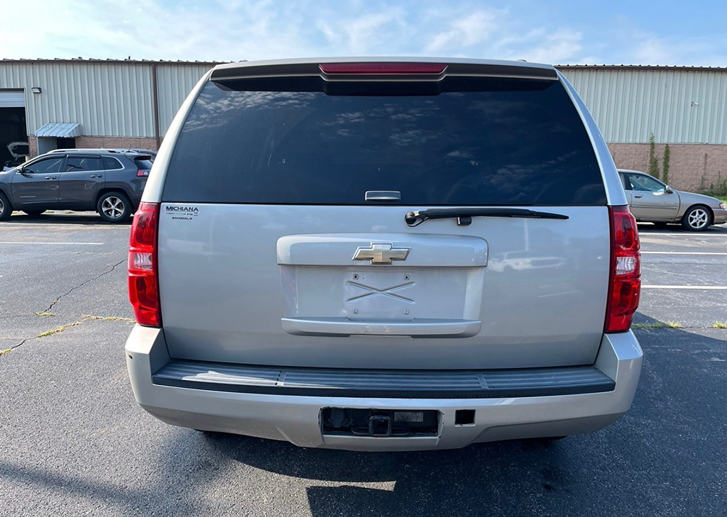 Additional photo of vehicle.