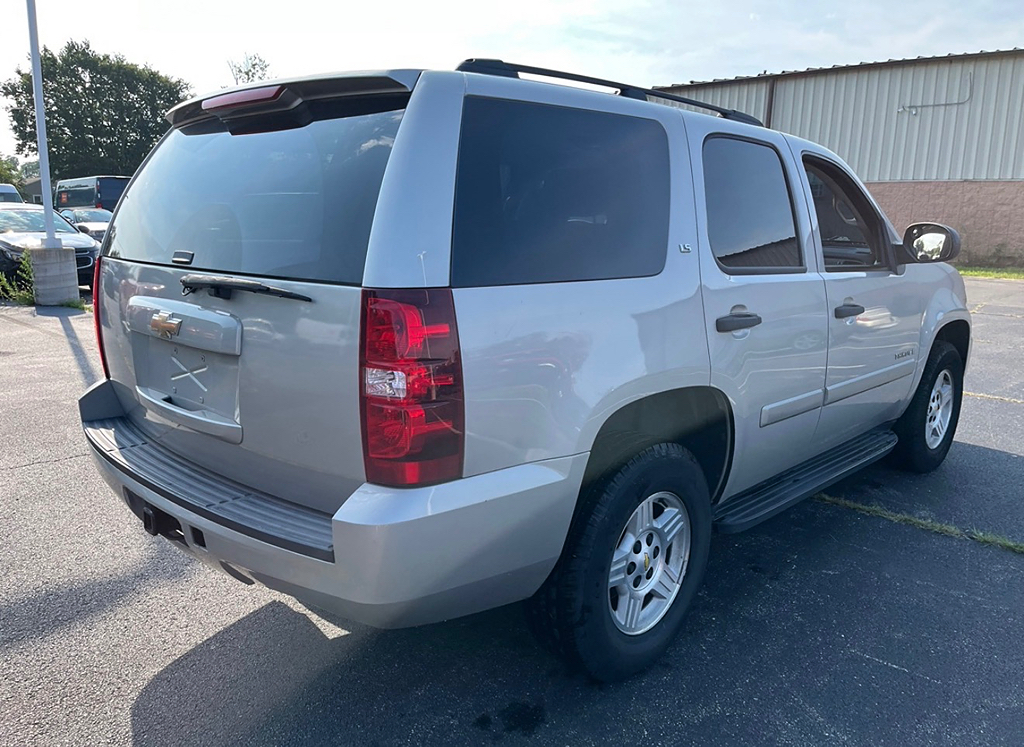 Additional photo of vehicle.