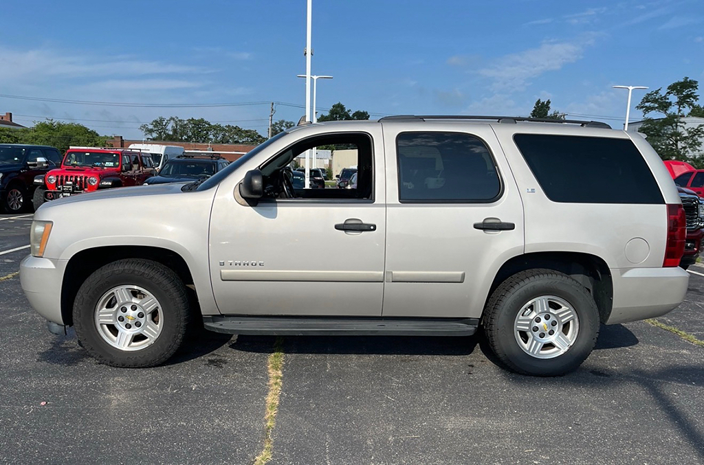 Additional photo of vehicle.