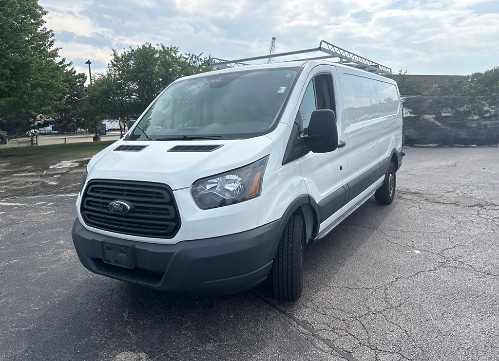 Additional photo of vehicle.