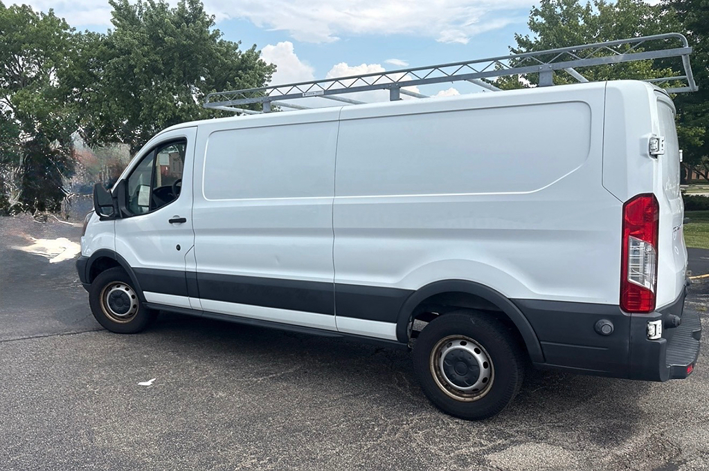 Additional photo of vehicle.