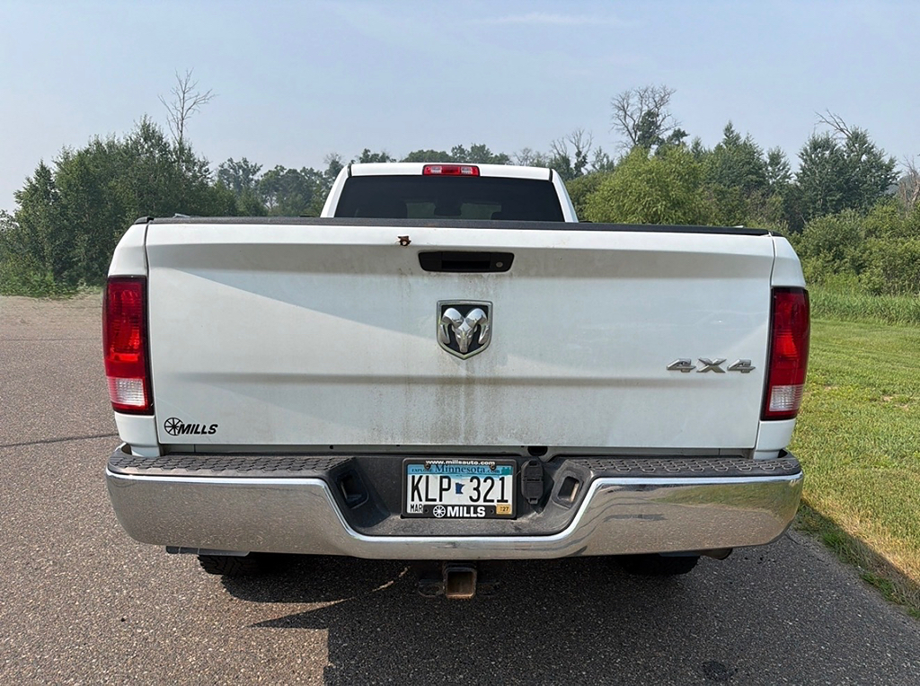 Additional photo of vehicle.