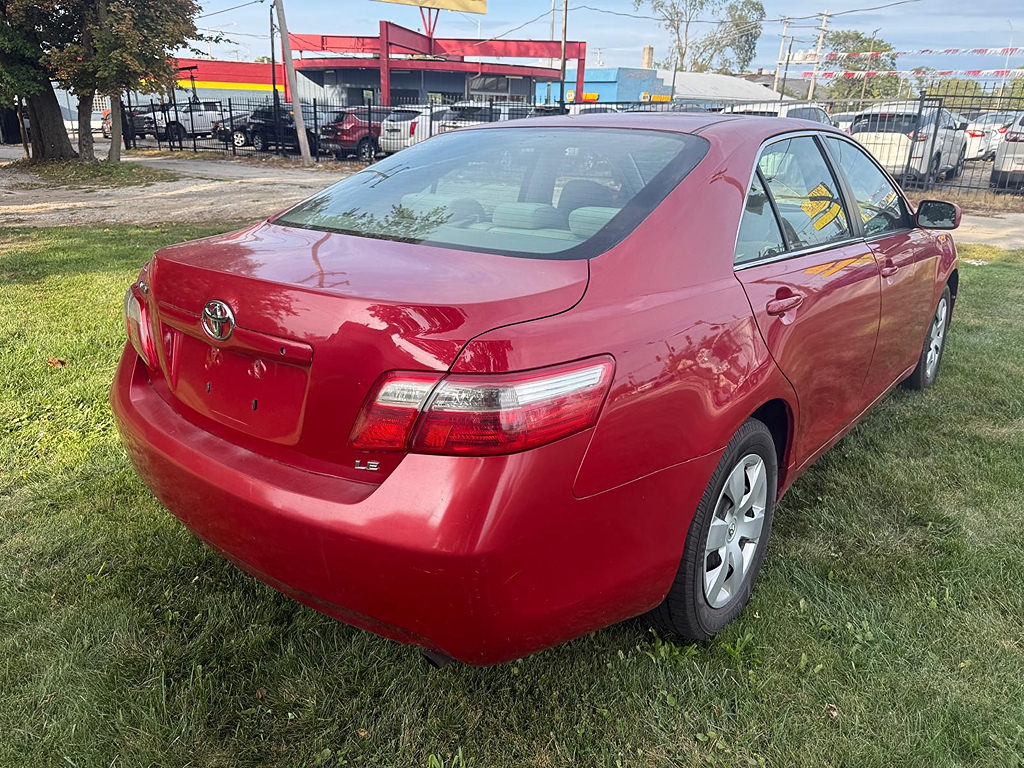 Additional photo of vehicle.