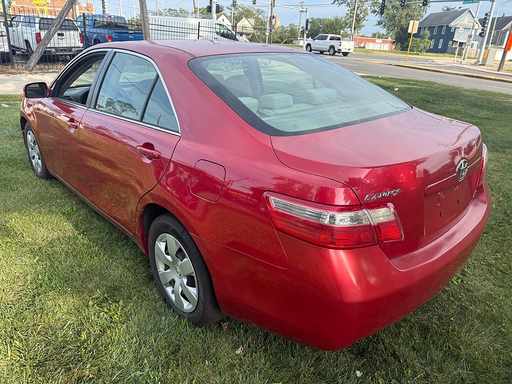 Additional photo of vehicle.