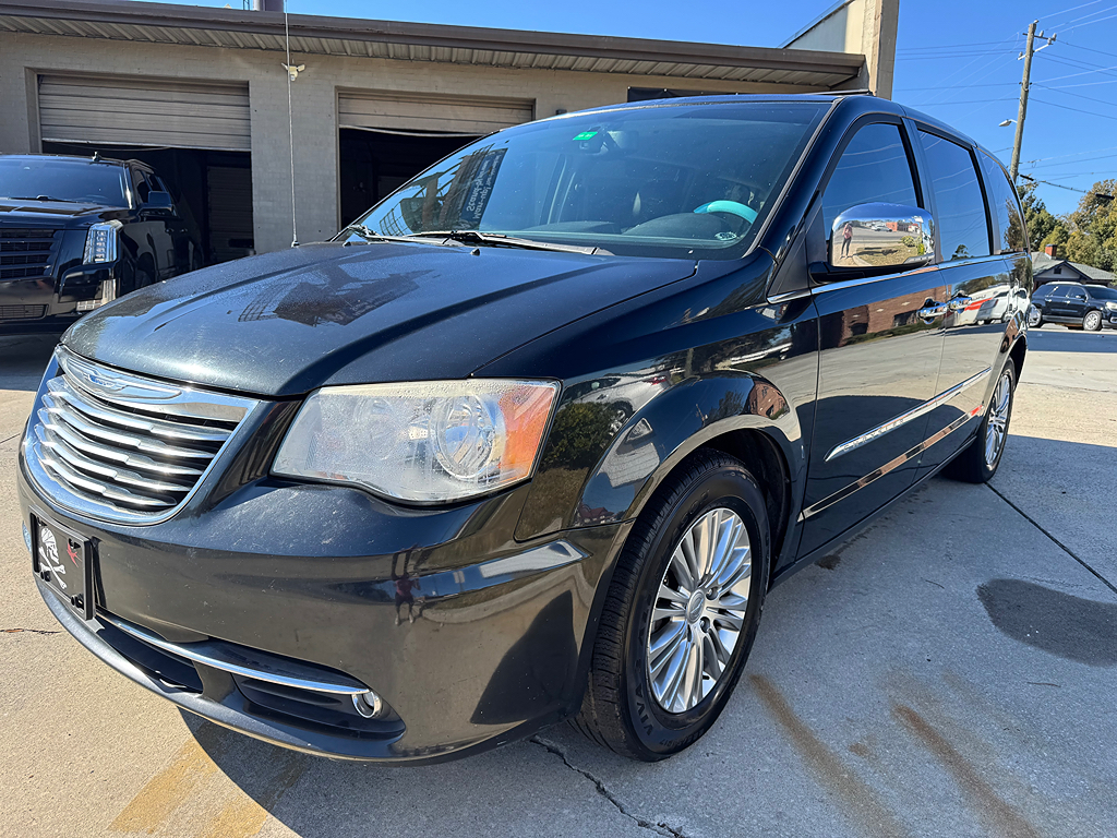 2015 Chrysler Town & Country Touring-L