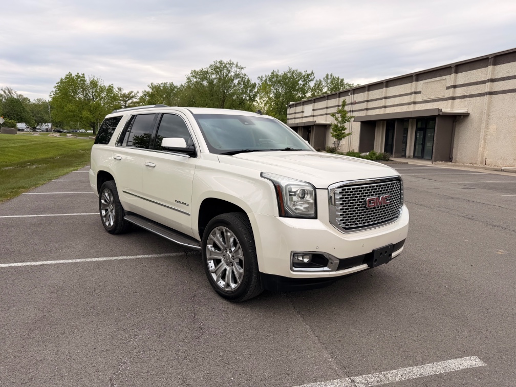 2015 GMC Yukon 4WD Denali's photo