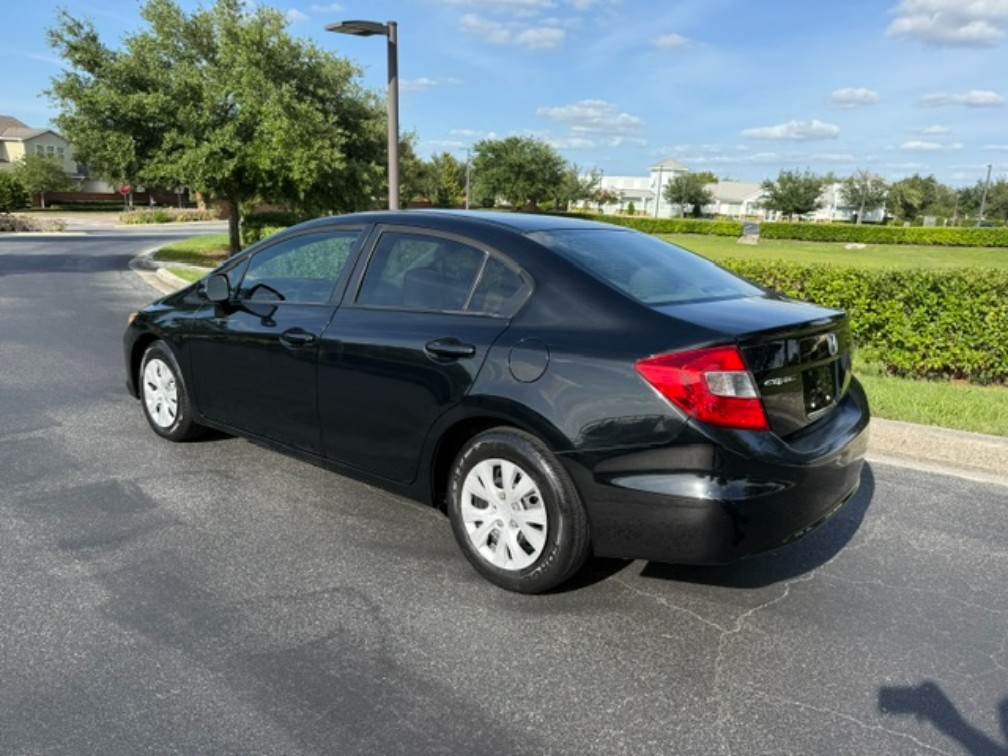 Additional photo of vehicle.