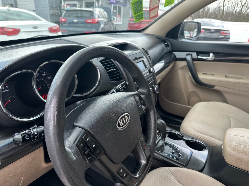 2012 Kia Sorento LX - Photo 8