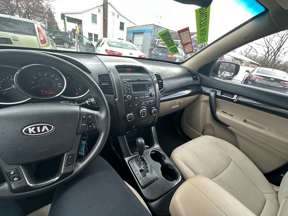 2012 Kia Sorento LX - Photo 9