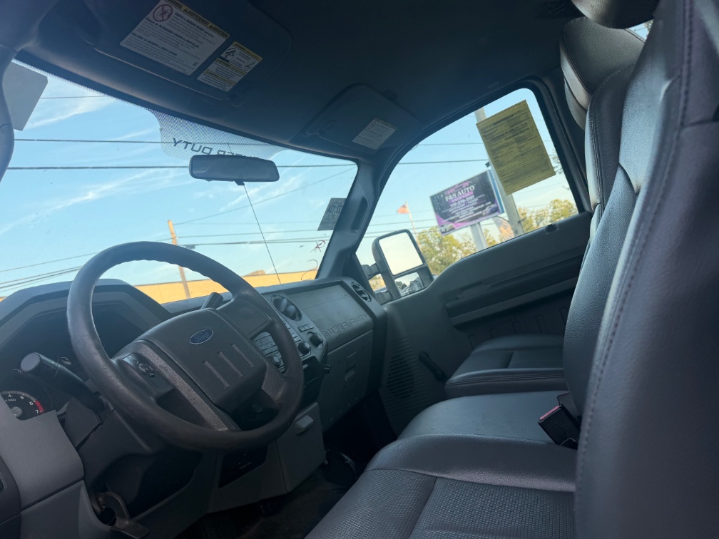 Additional photo of vehicle.