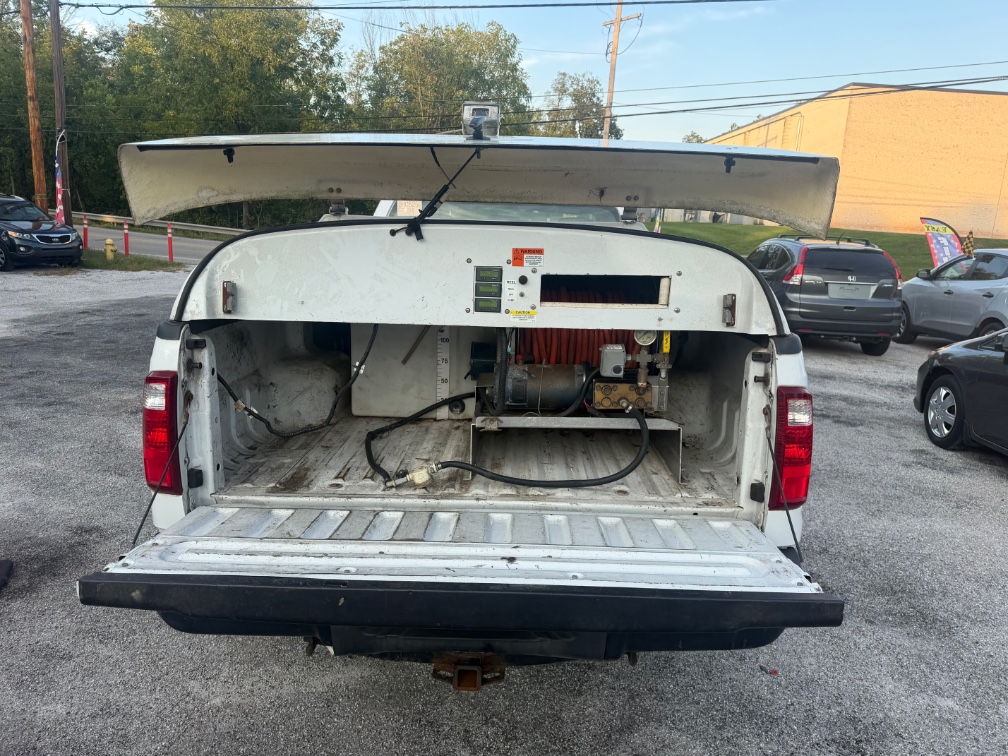Additional photo of vehicle.