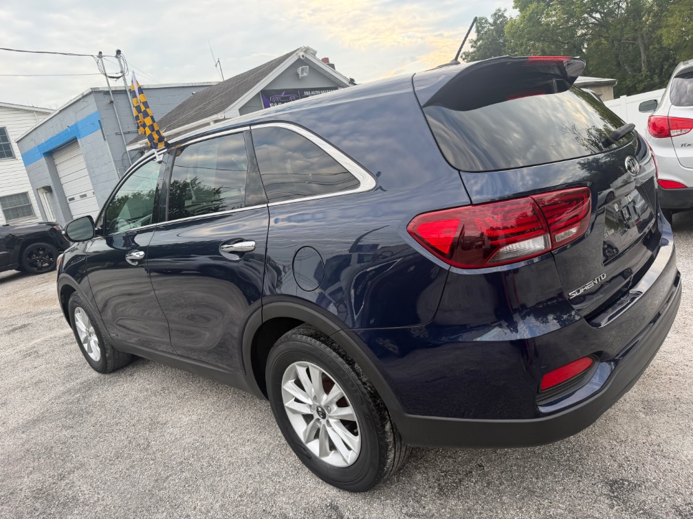 Additional photo of vehicle.