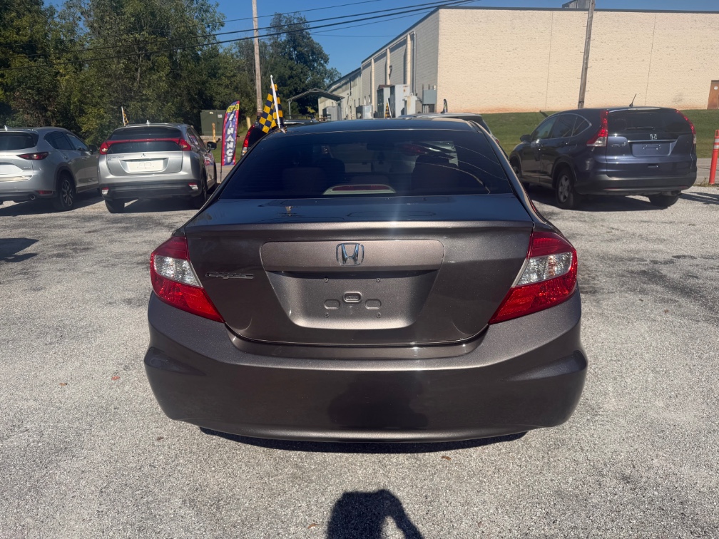 Additional photo of vehicle.