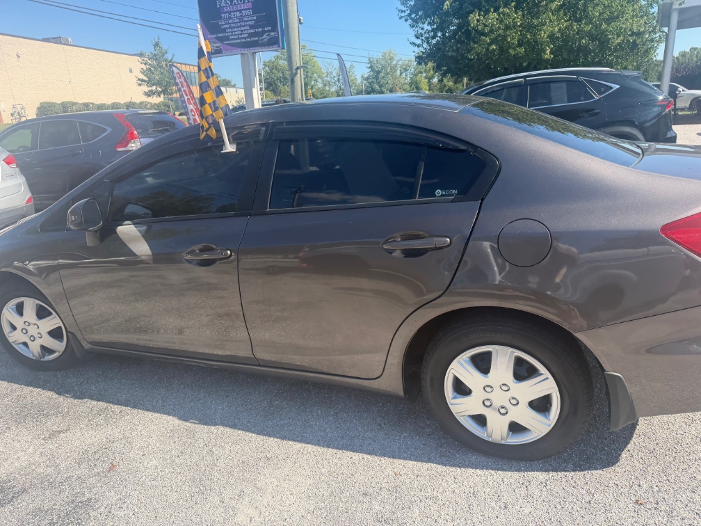 Additional photo of vehicle.