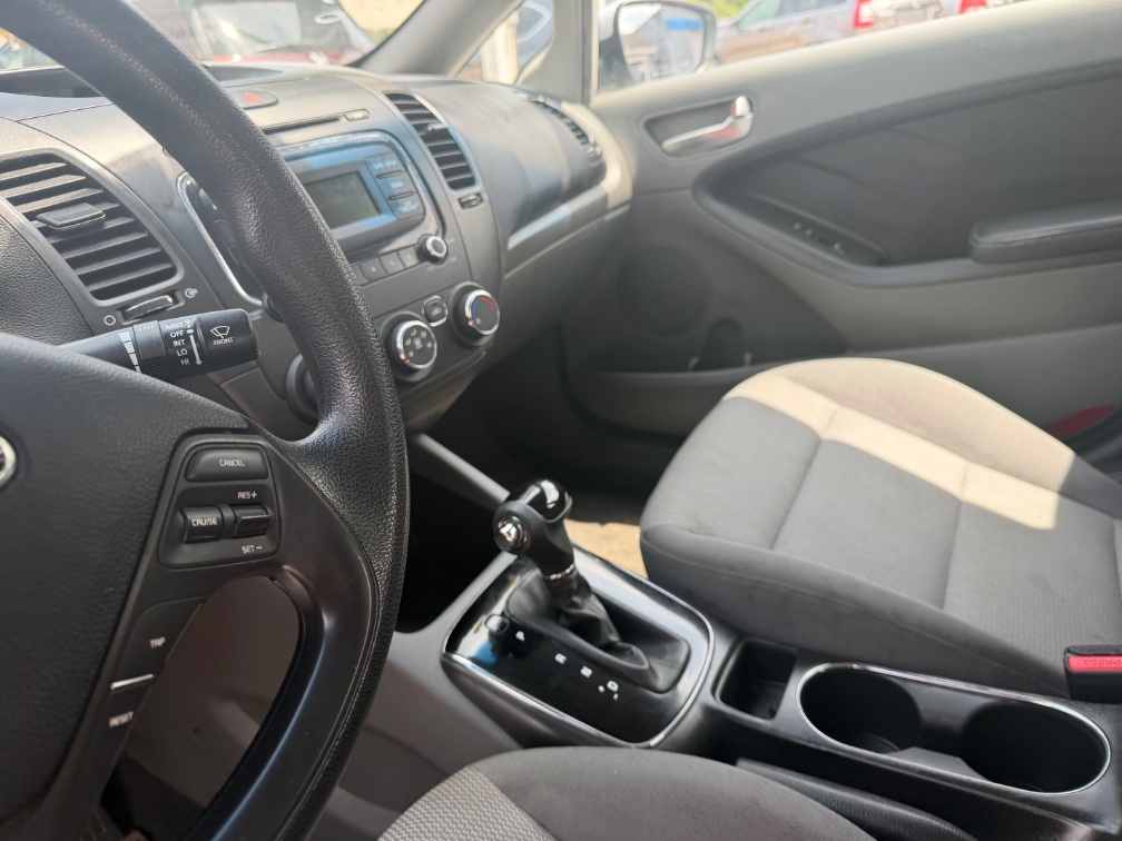 2018 Kia FORTE LX - Photo 4