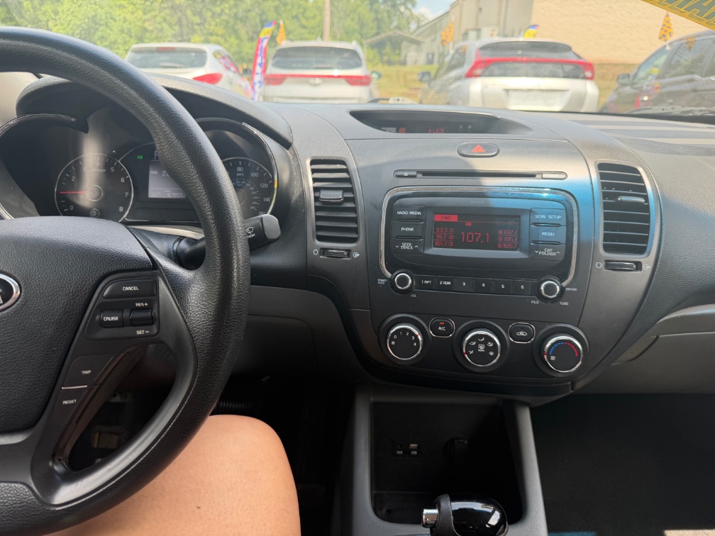 2018 Kia FORTE LX - Photo 8