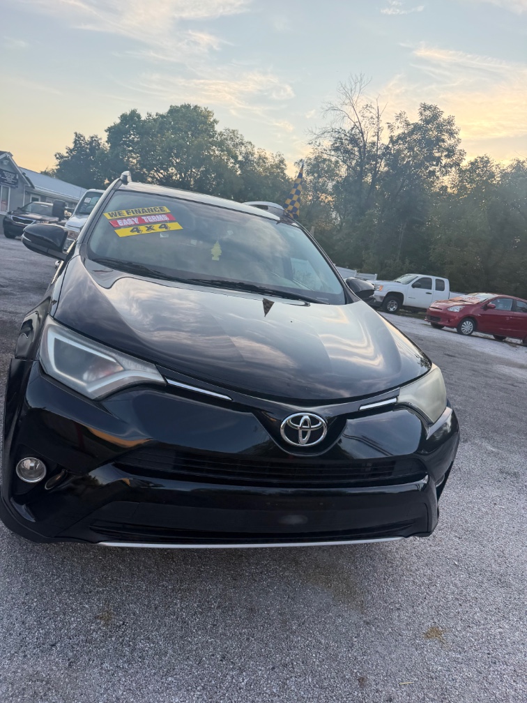 Additional photo of vehicle.
