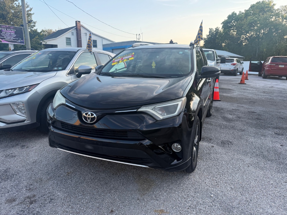 Additional photo of vehicle.
