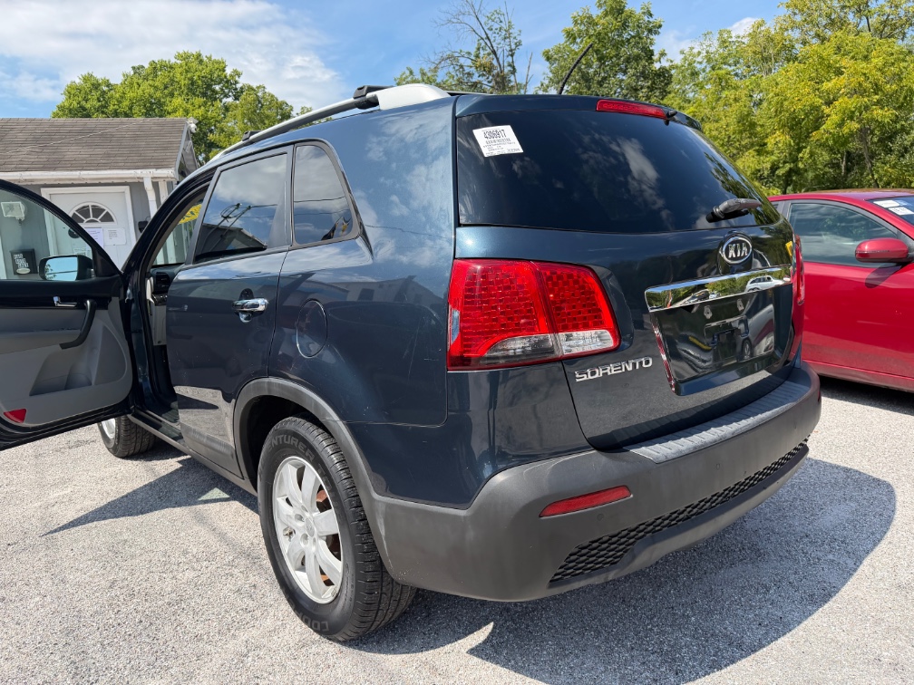 Additional photo of vehicle.