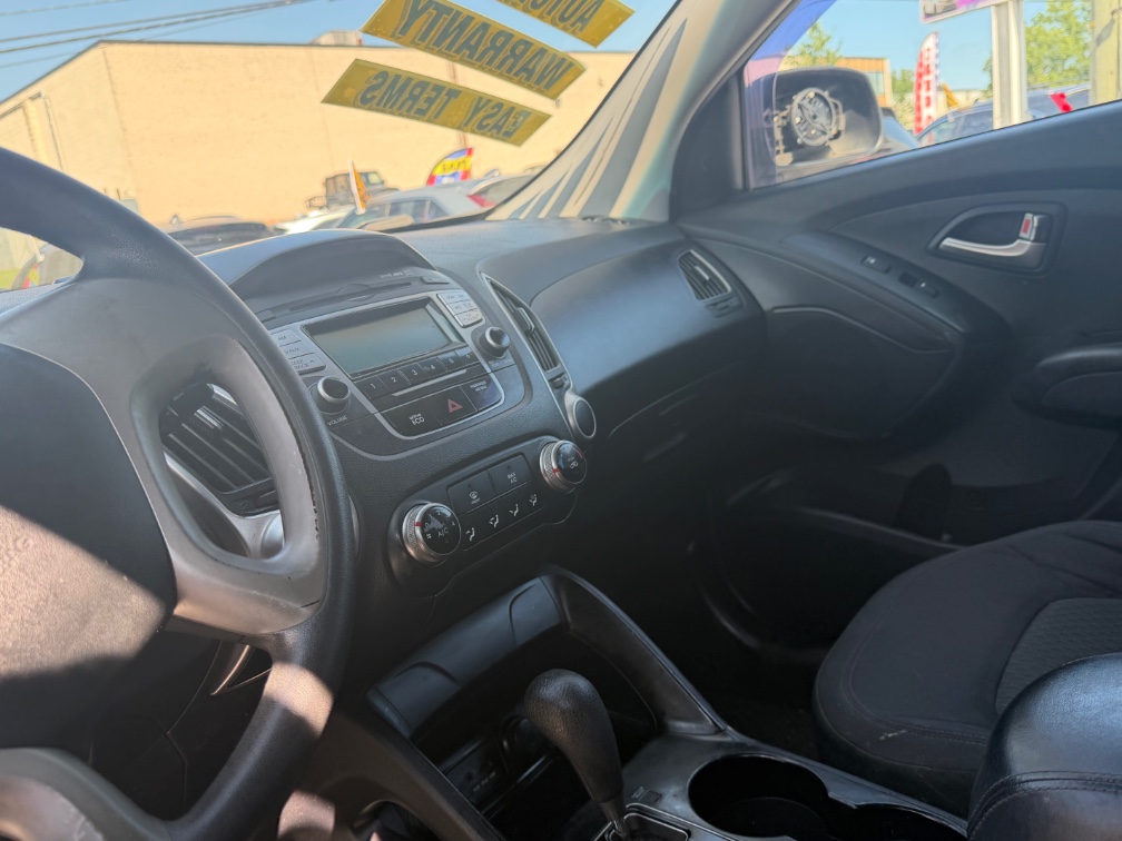 Additional photo of vehicle.