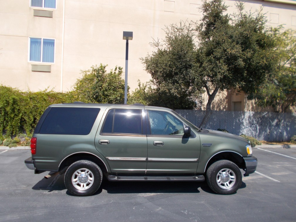 2001 Ford Expedition Base