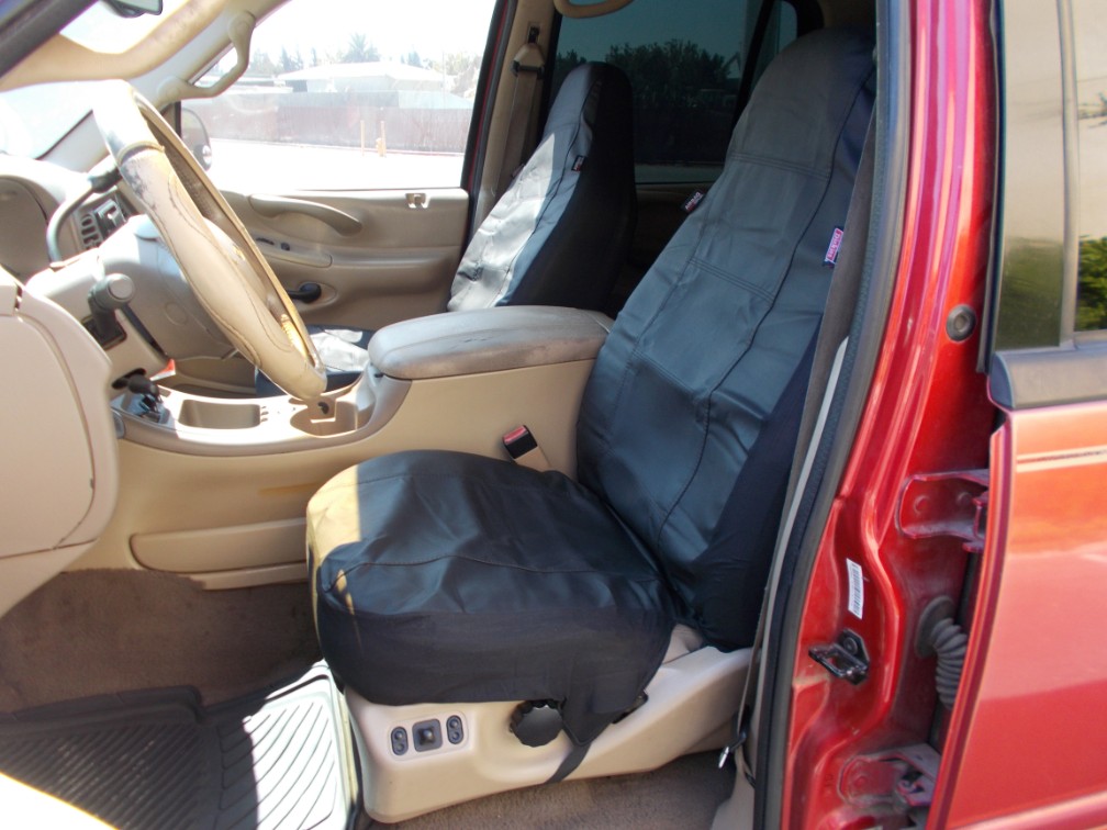 Additional photo of vehicle.