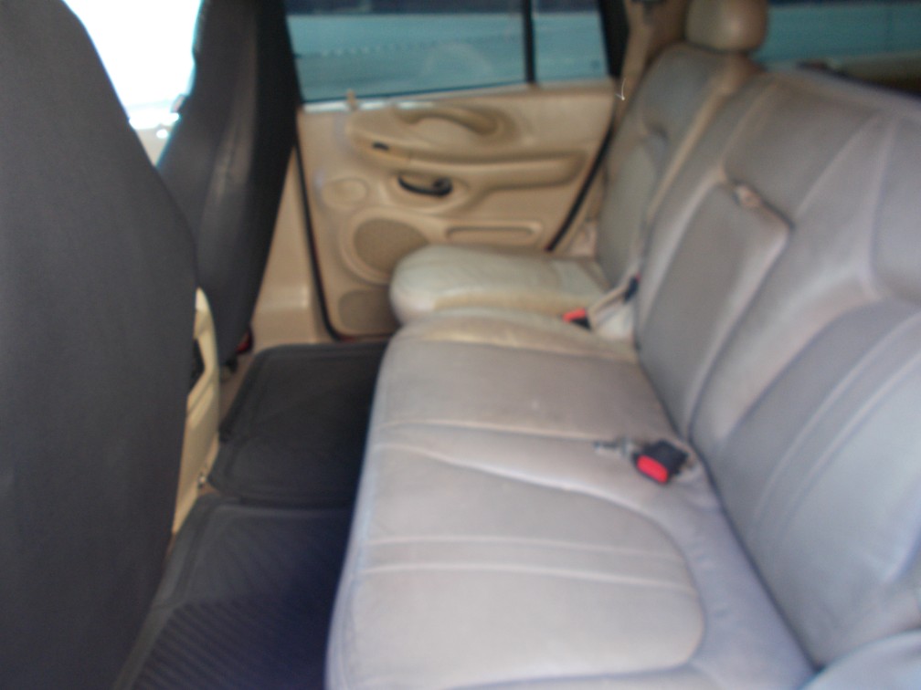 Additional photo of vehicle.